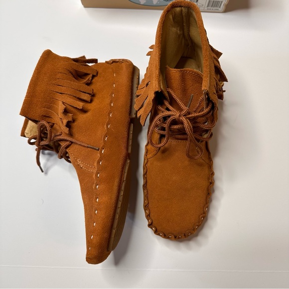 New Fringed Moccasins in Tan - Picture 6 of 14